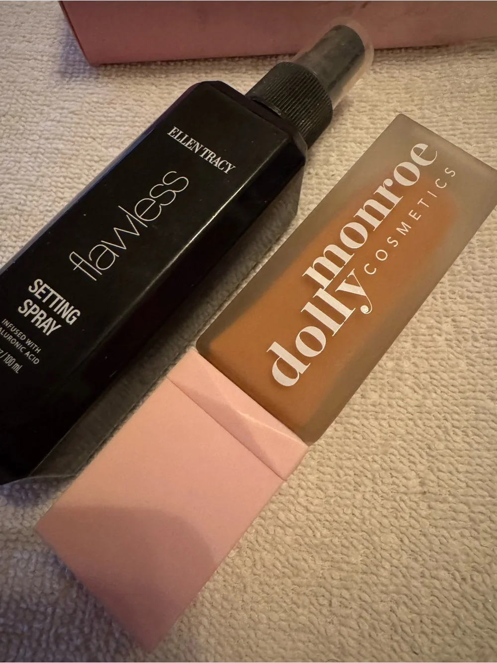 Monroe Dolly foundation Flawless Setting Spray & Br - Pink & Brown